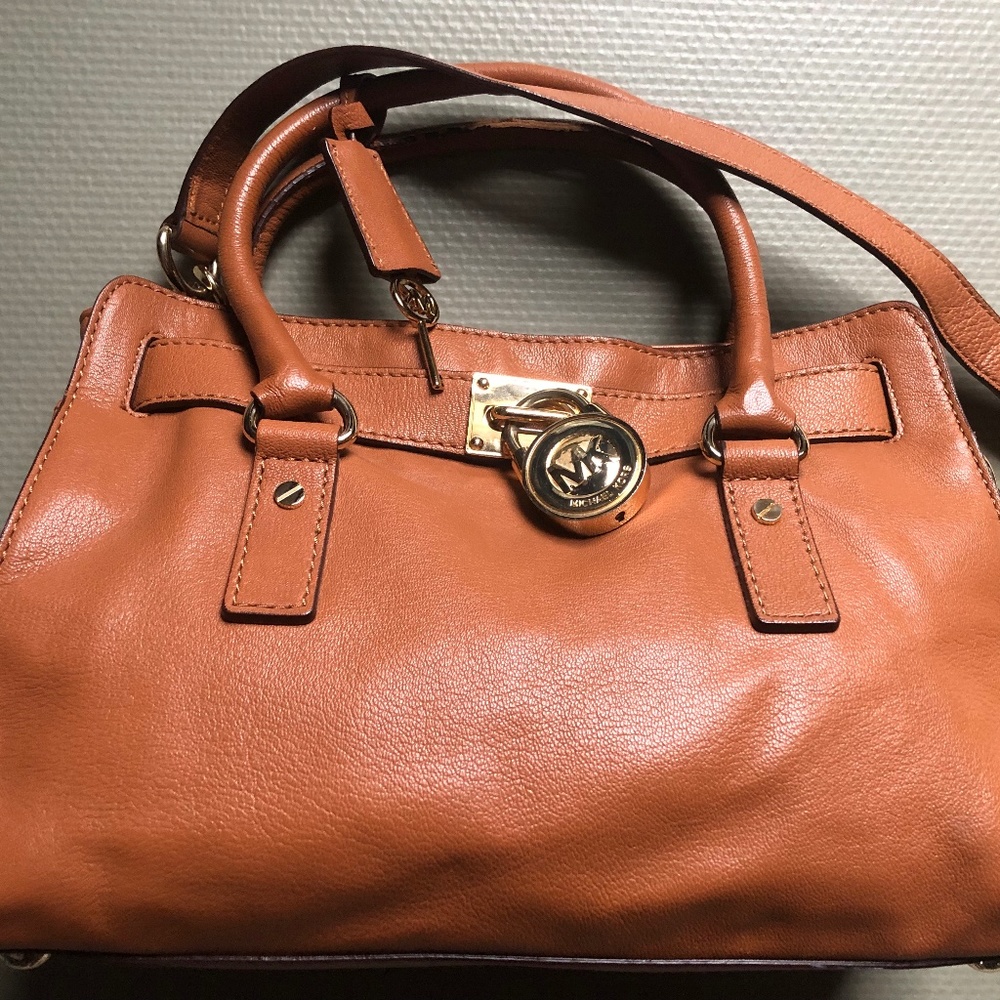 Michael Kors Hamilton Medium satchel  Shoulder Crossbody Bag tan Color